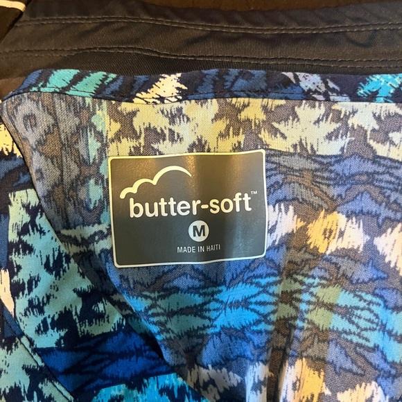 Women’s Uniform Advantage Buttersoft Stretch Scrub Top - Picture 3 of 3